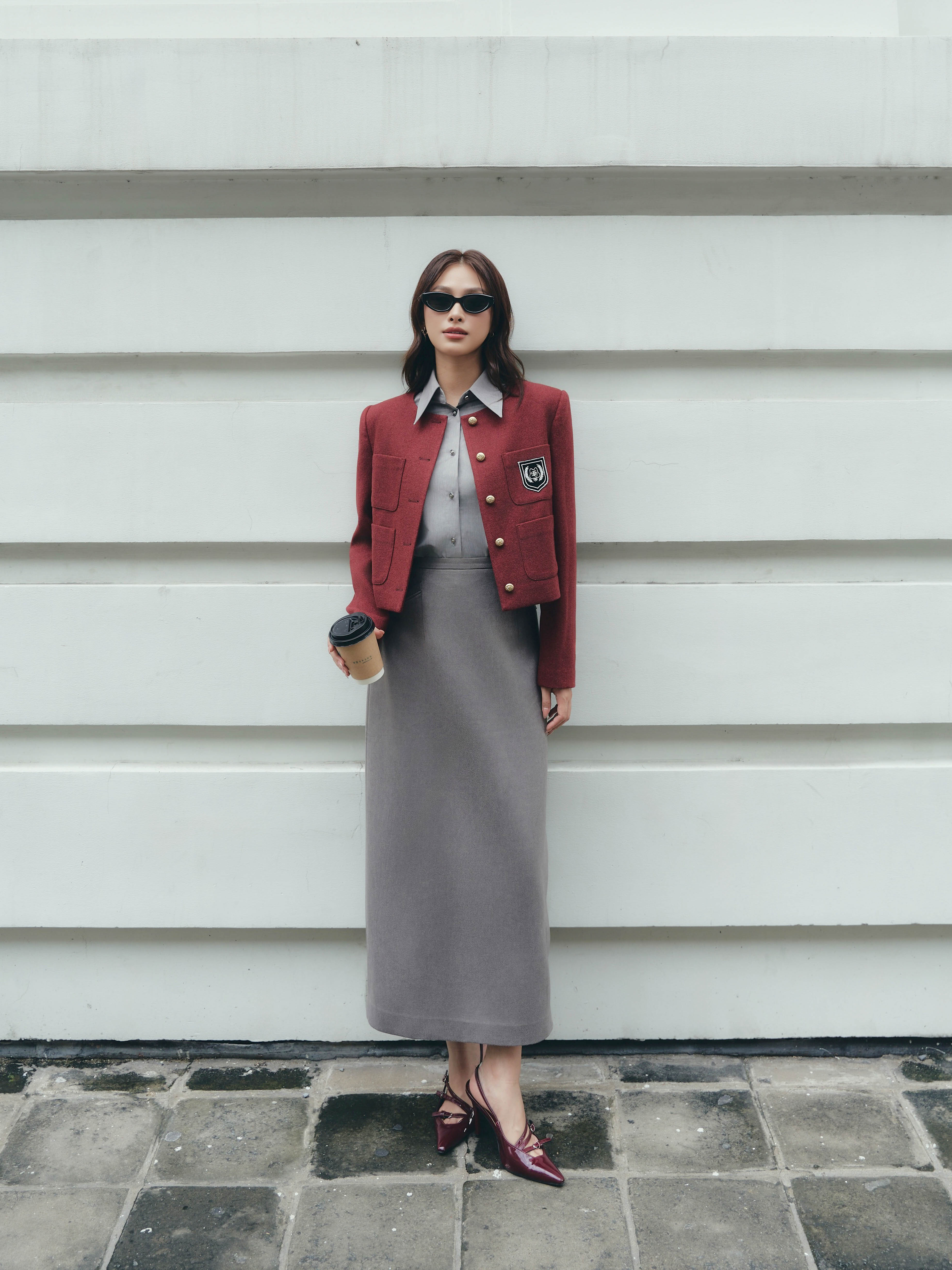 Áo vest dạ cổ tròn túi thêu logo